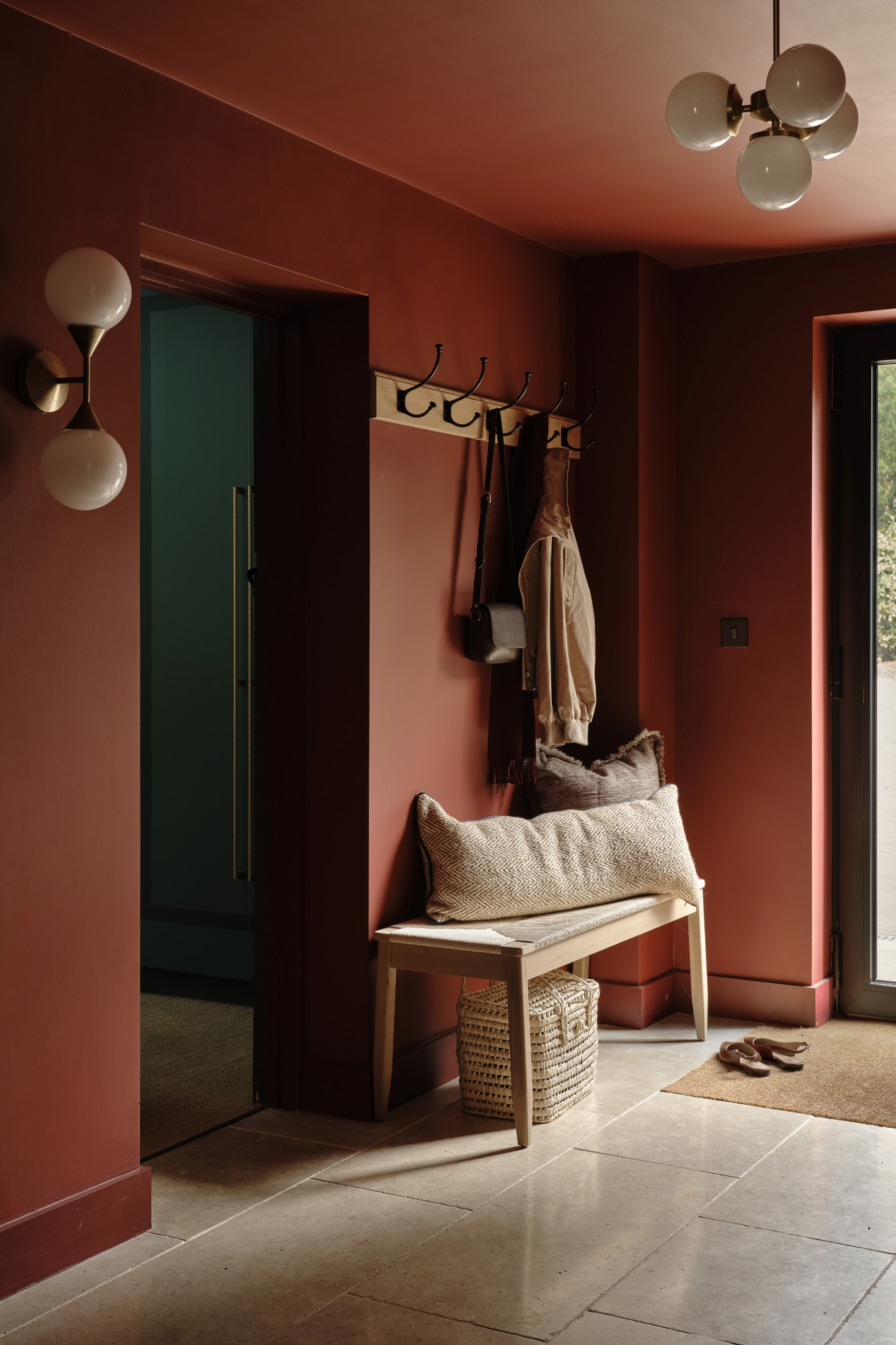 Pia Design, Hillview House: Pia Design Modernises a Traditional Country Home