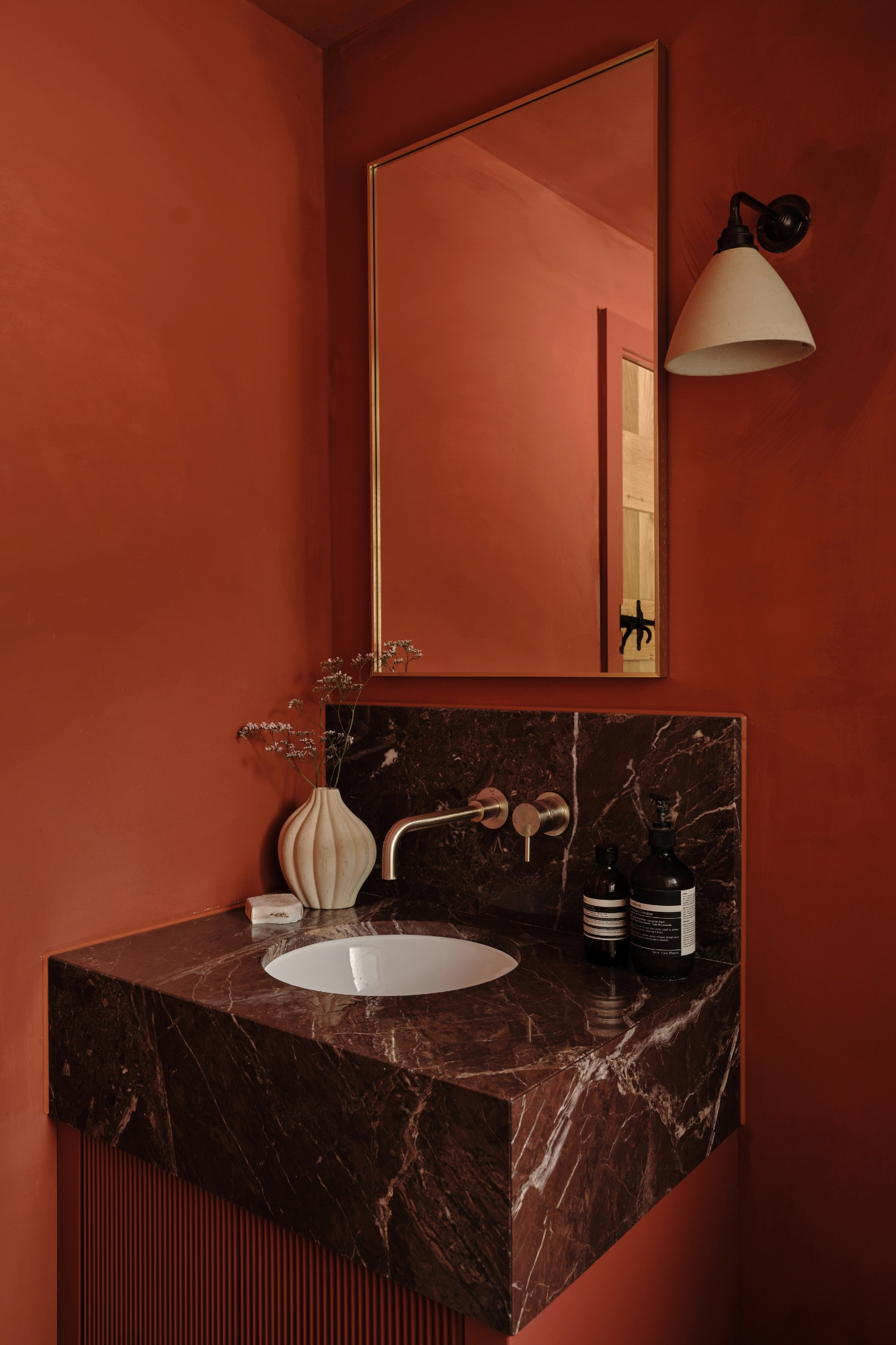 Pia Design, Hillview House: Pia Design Modernises a Traditional Country Home