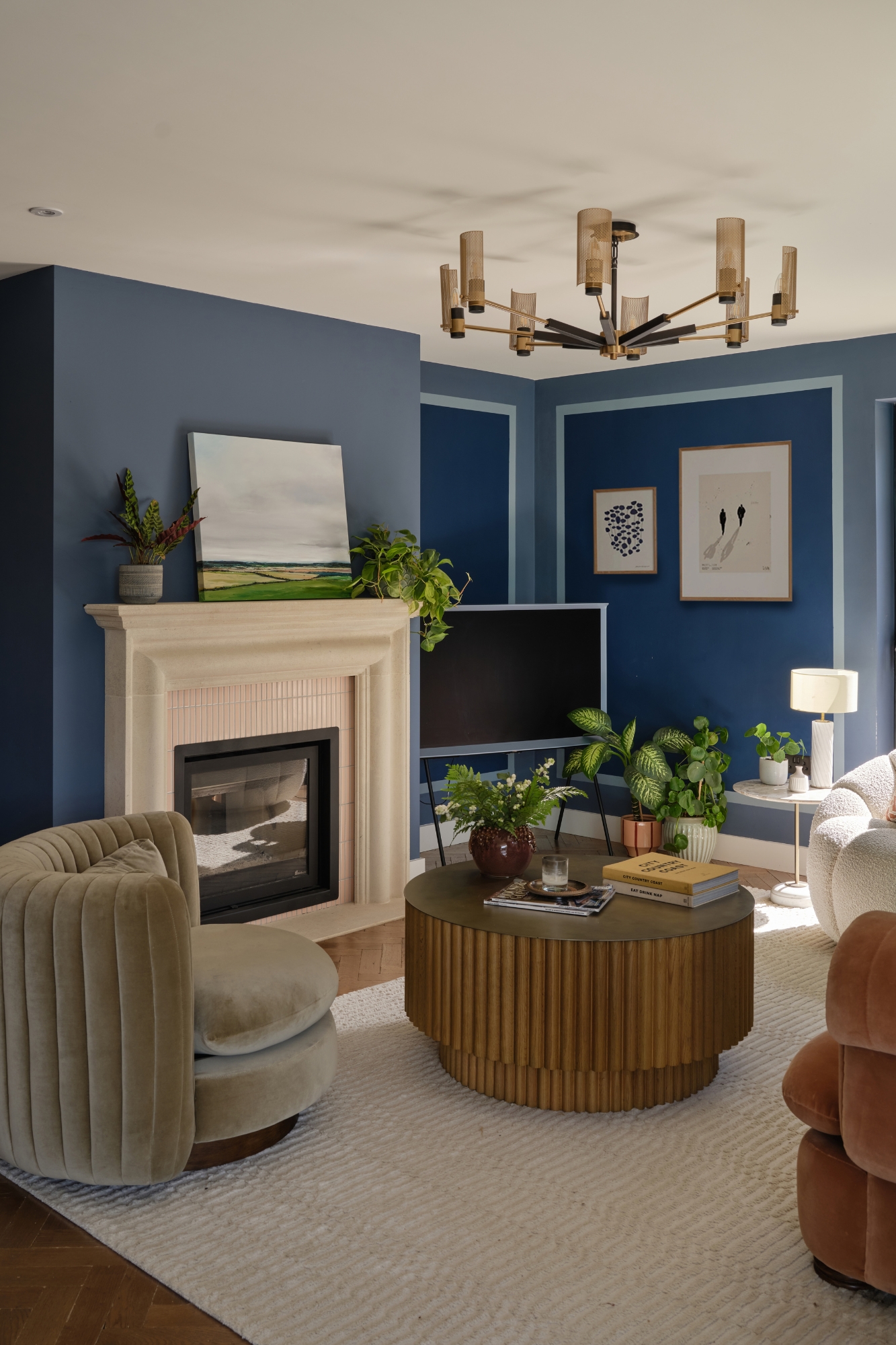 Pia Design, Hillview House: Pia Design Modernises a Traditional Country Home