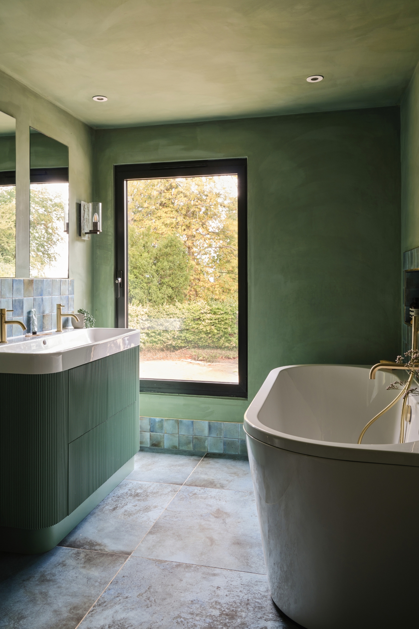 Pia Design, Hillview House: Pia Design Modernises a Traditional Country Home