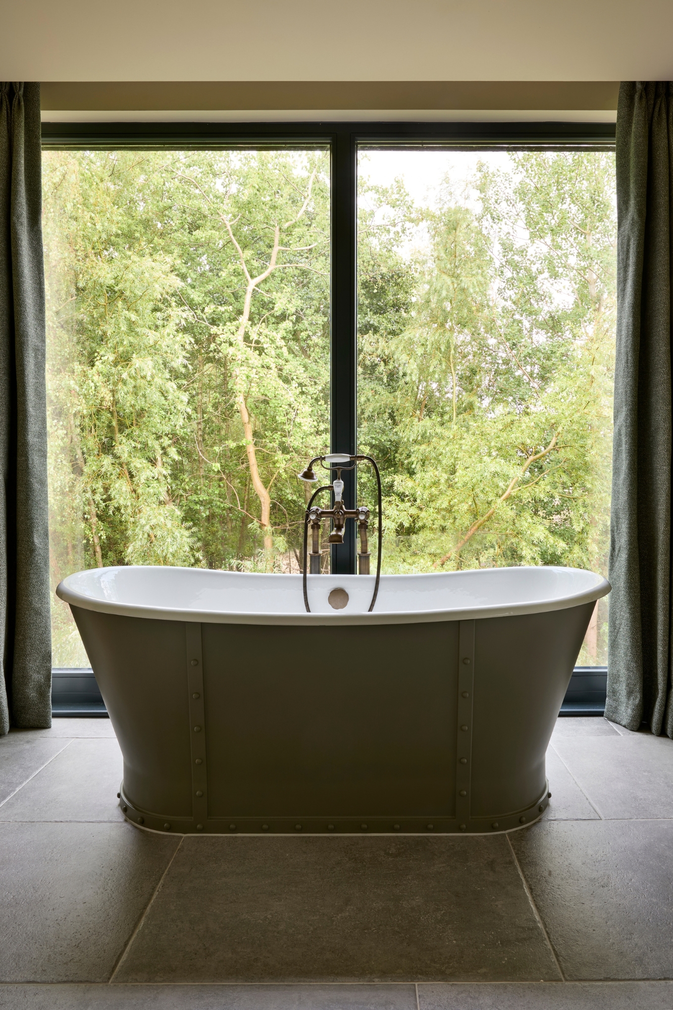 Artfocus Studio, Hamilford Design Blends British Countryside Charm with Modern Elegance